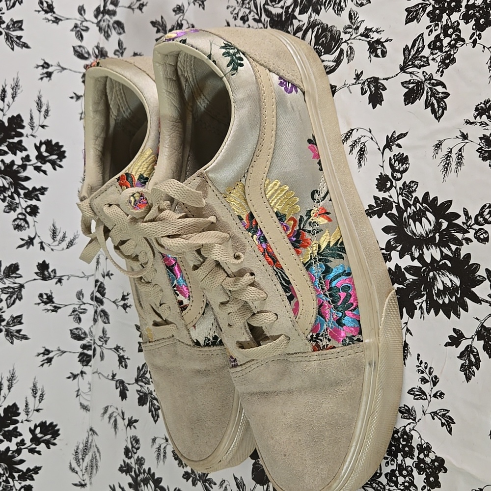 Floral Women's Sneakers  B54